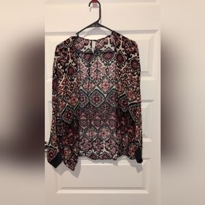 Aeropostale Women's Blouse - Red and Black Geometric Pattern